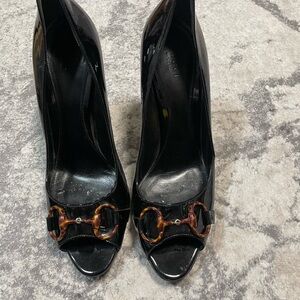 Gucci Black Heels with Tortoiseshell horse-bit